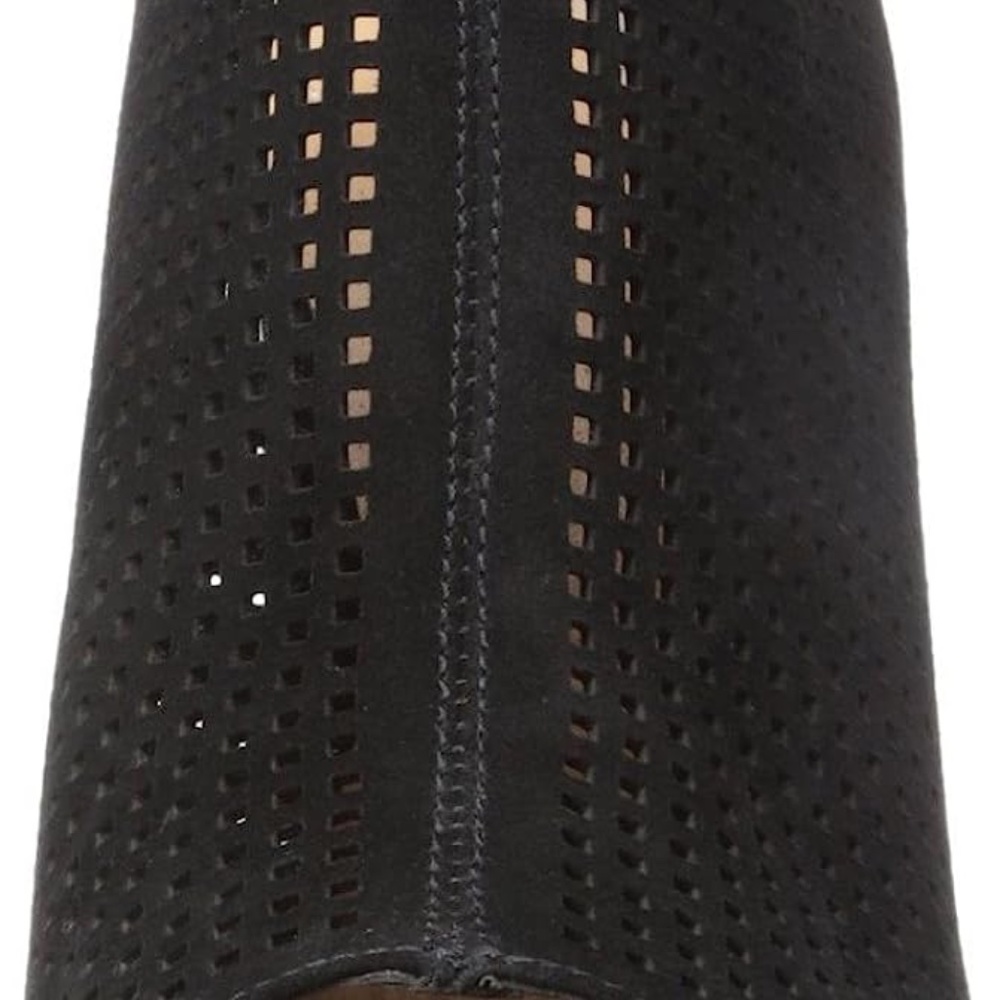 Tahari Margaret Sandal - Picture 4 of 15